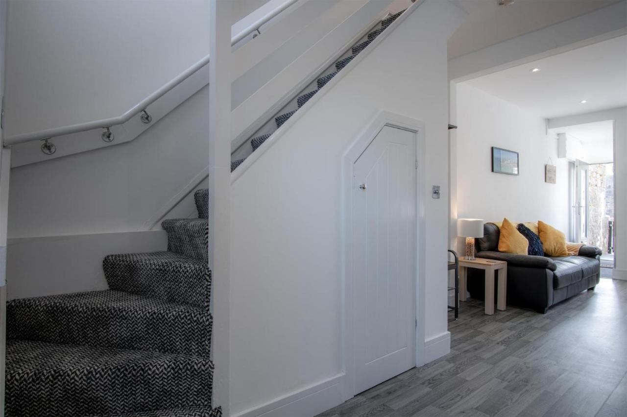 Hawtree Cottage - 2 Bedroom Cottage - Tenby Exteriör bild